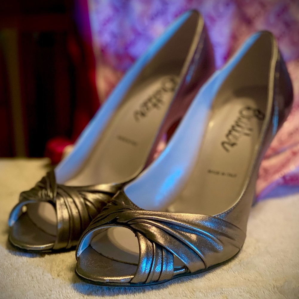 BUTTER Silver Heels - Made in Italy - in Size 8